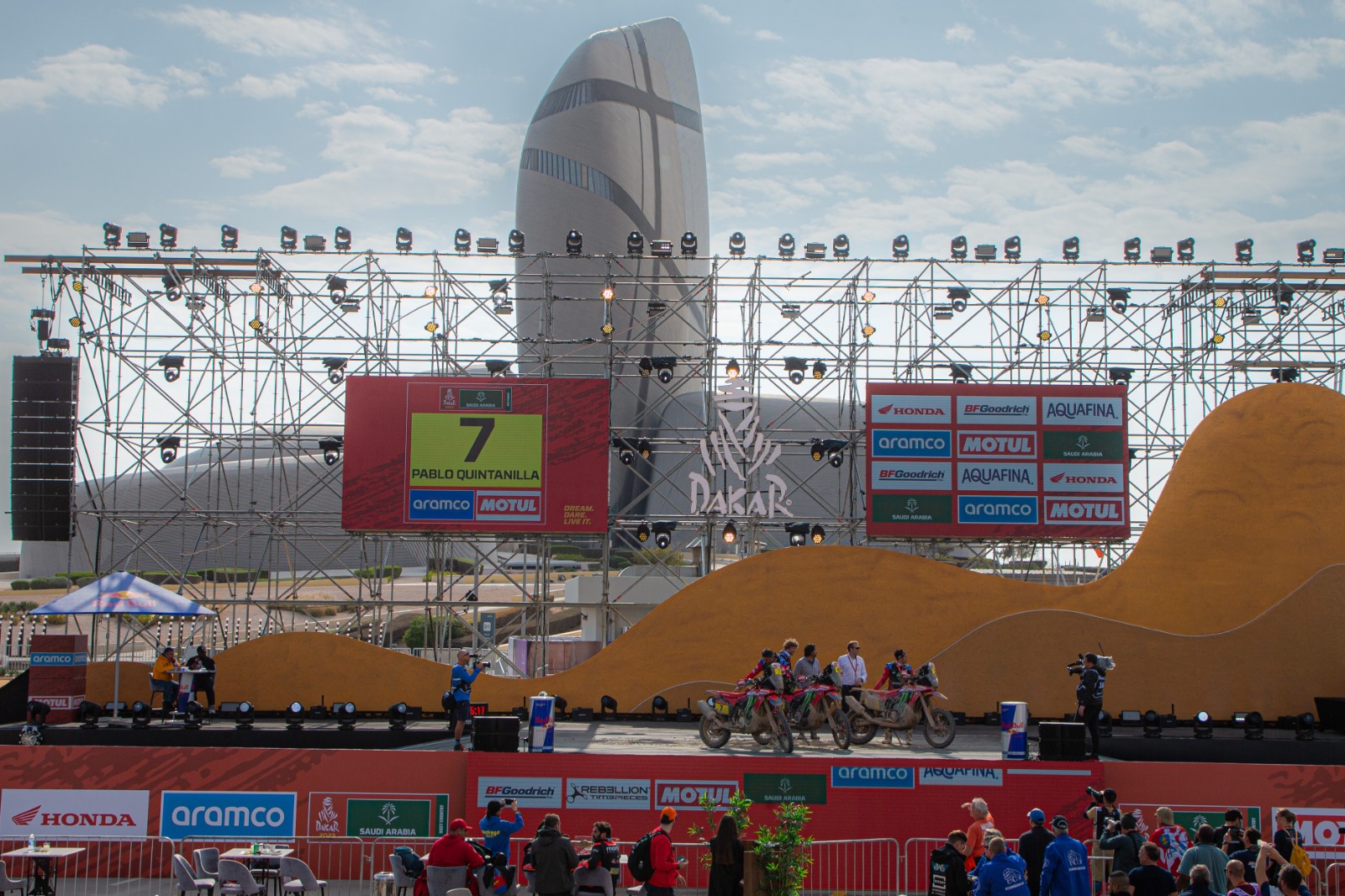 Los festejos de los pilotos que le ganaron al Dakar 2023: WhatsApp Image 2023-01-15 at 09.04.26 (2).jpeg